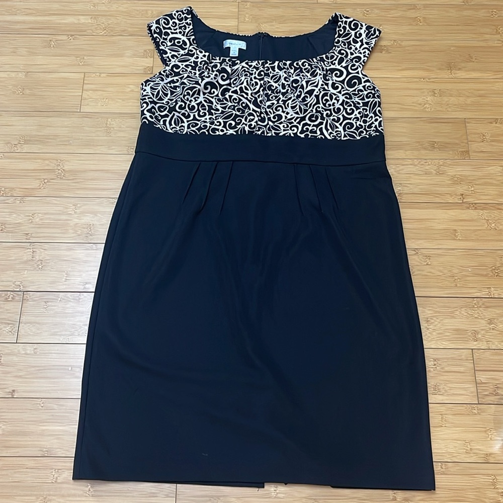 Dress Barn Women's 14 Black Pleat Waist Slinky Knit Sleeveless Dress